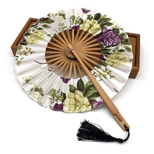 Load image into Gallery viewer, 1pcs High Quality Delicate Packaging Chinese Flower Bamboo Folding Hand
